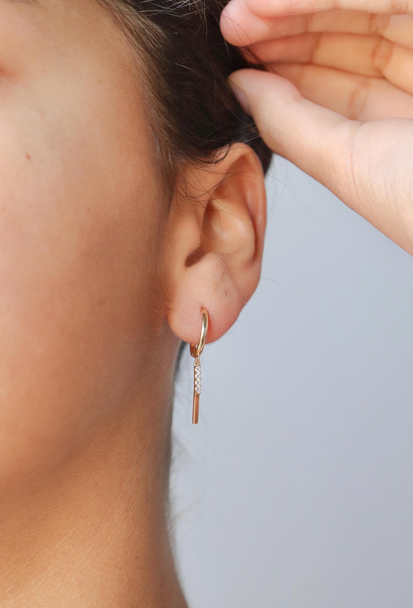 real 10k solid yellow gold designer teardrop hoop huggie earring