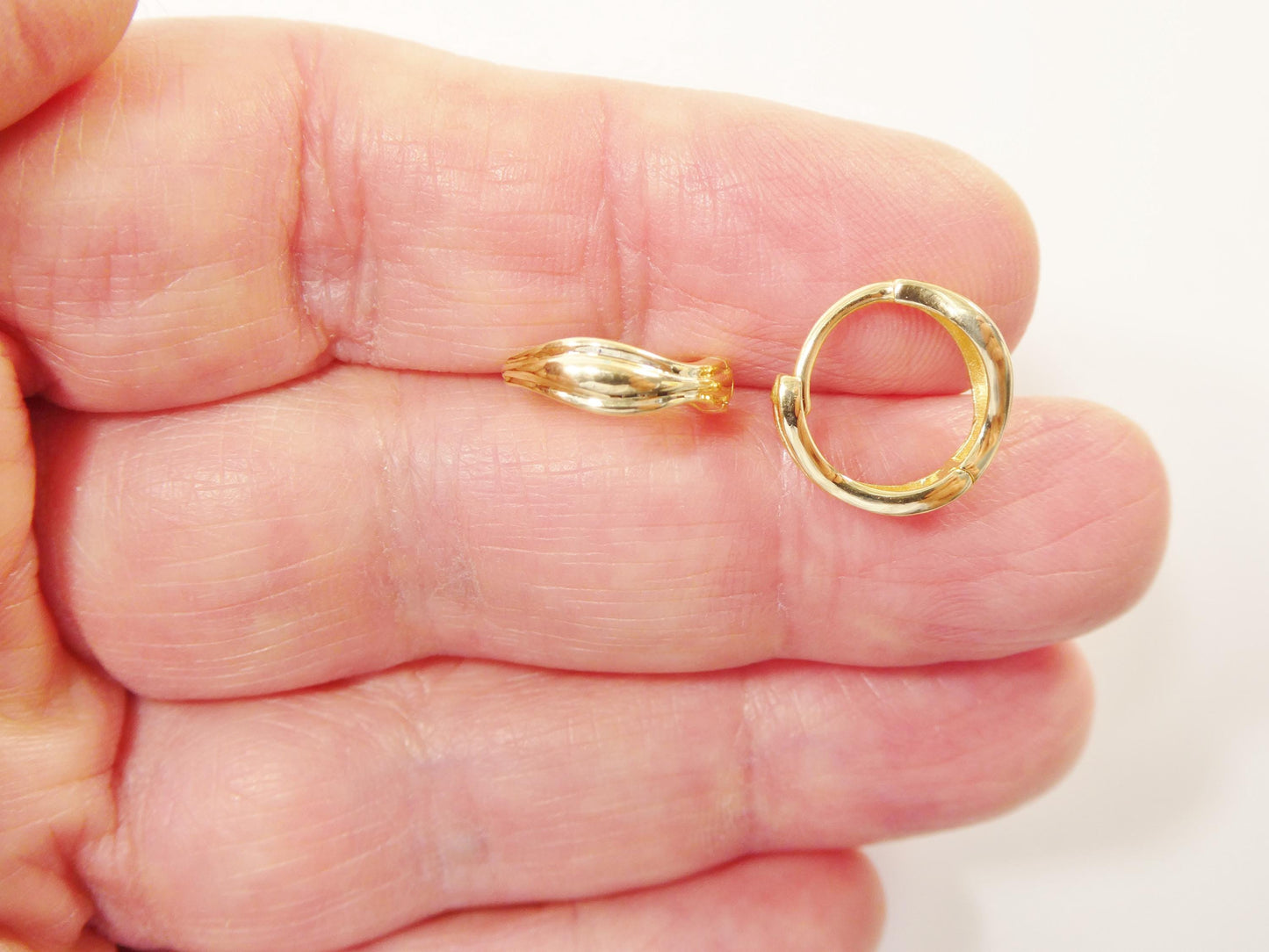 real 10k solid yellow gold designer hoop huggie earring