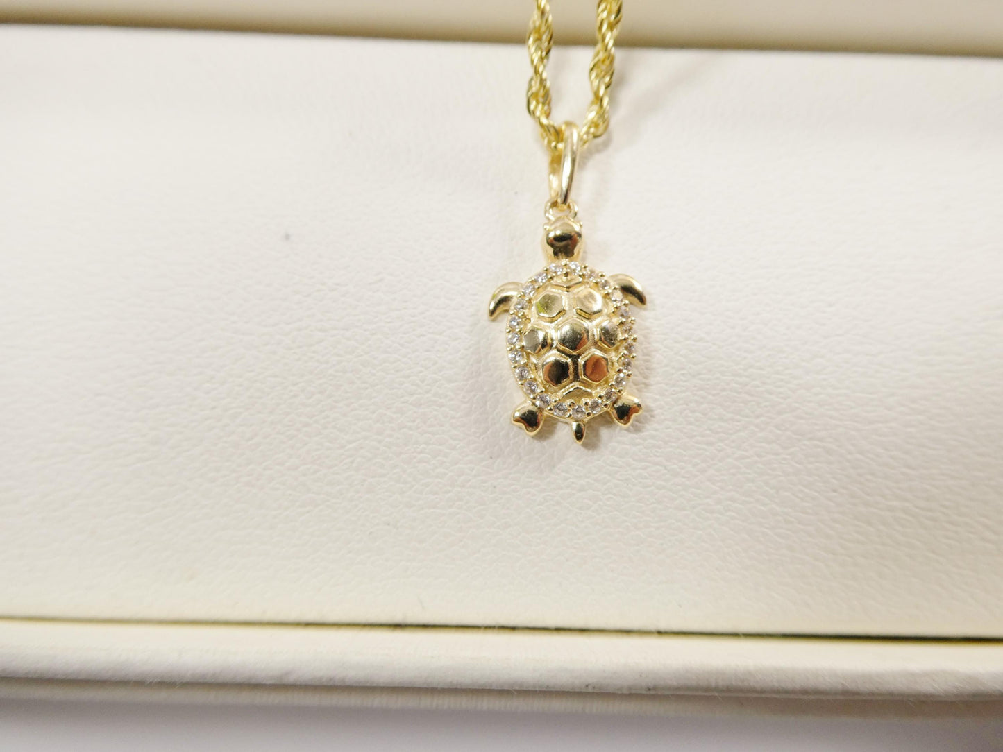 14k real solid yellow gold turtle pendent and rope necklace