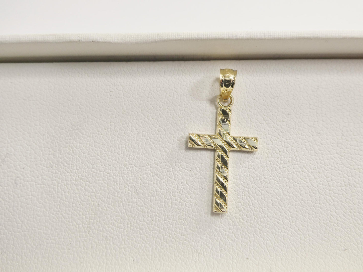 10k Yellow Gold Singapore Chain & Cross Pendant Necklace: 16 inch