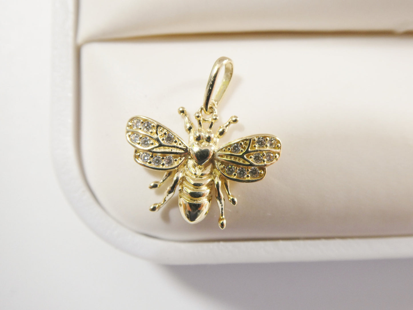10k real solid yellow gold small honey bee pendent and 16 inch Valentino necklace