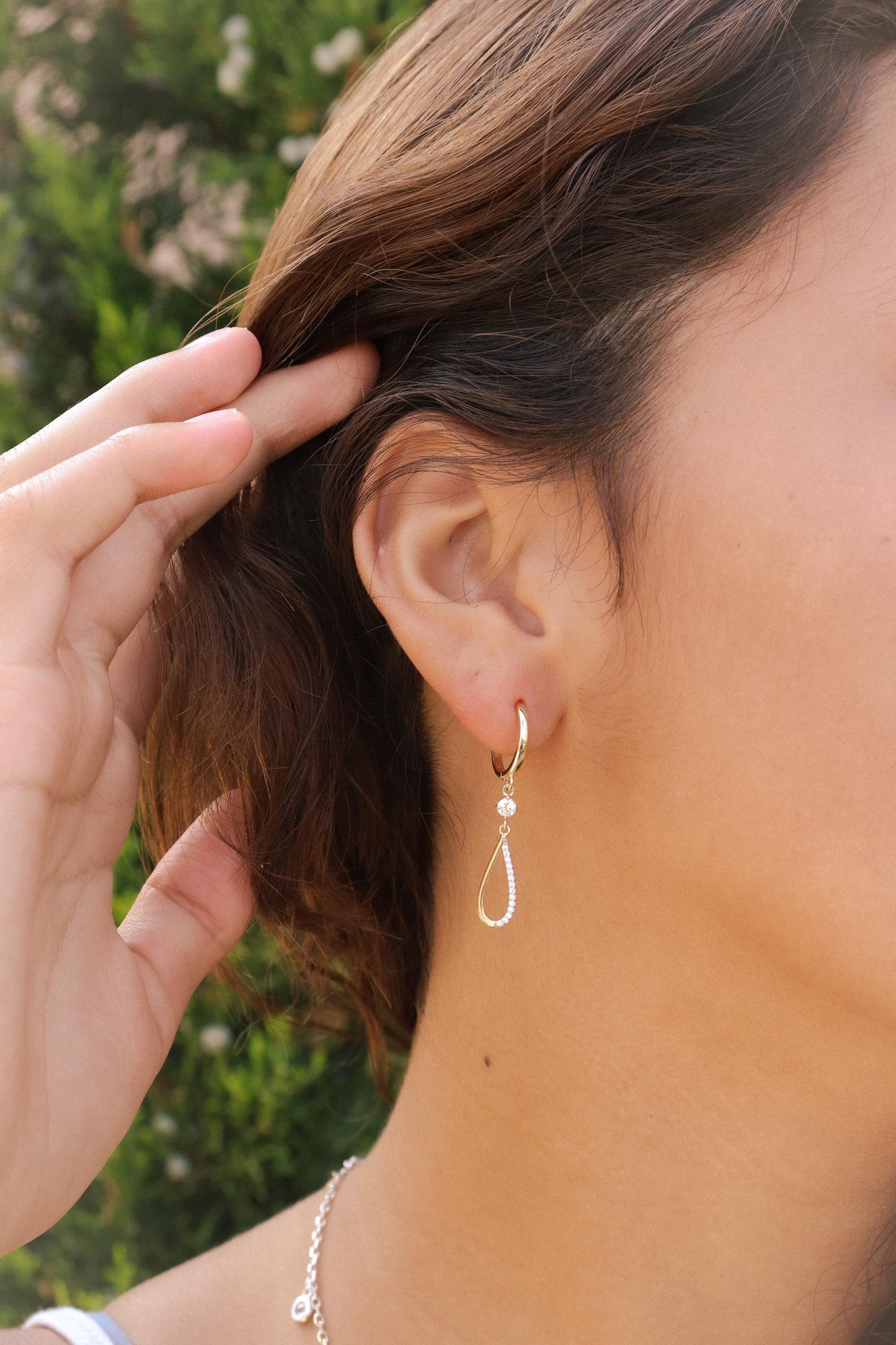 real 10k solid yellow gold teardrop hoop huggie earrings
