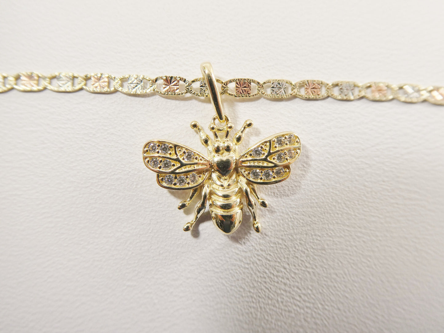 10k real solid yellow gold small honey bee pendent and 16 inch Valentino necklace