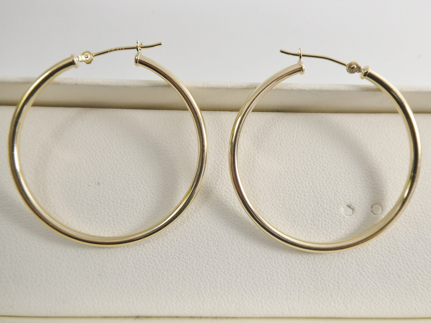 10k real solid yellow gold 2mm tube super polish hoop earrings