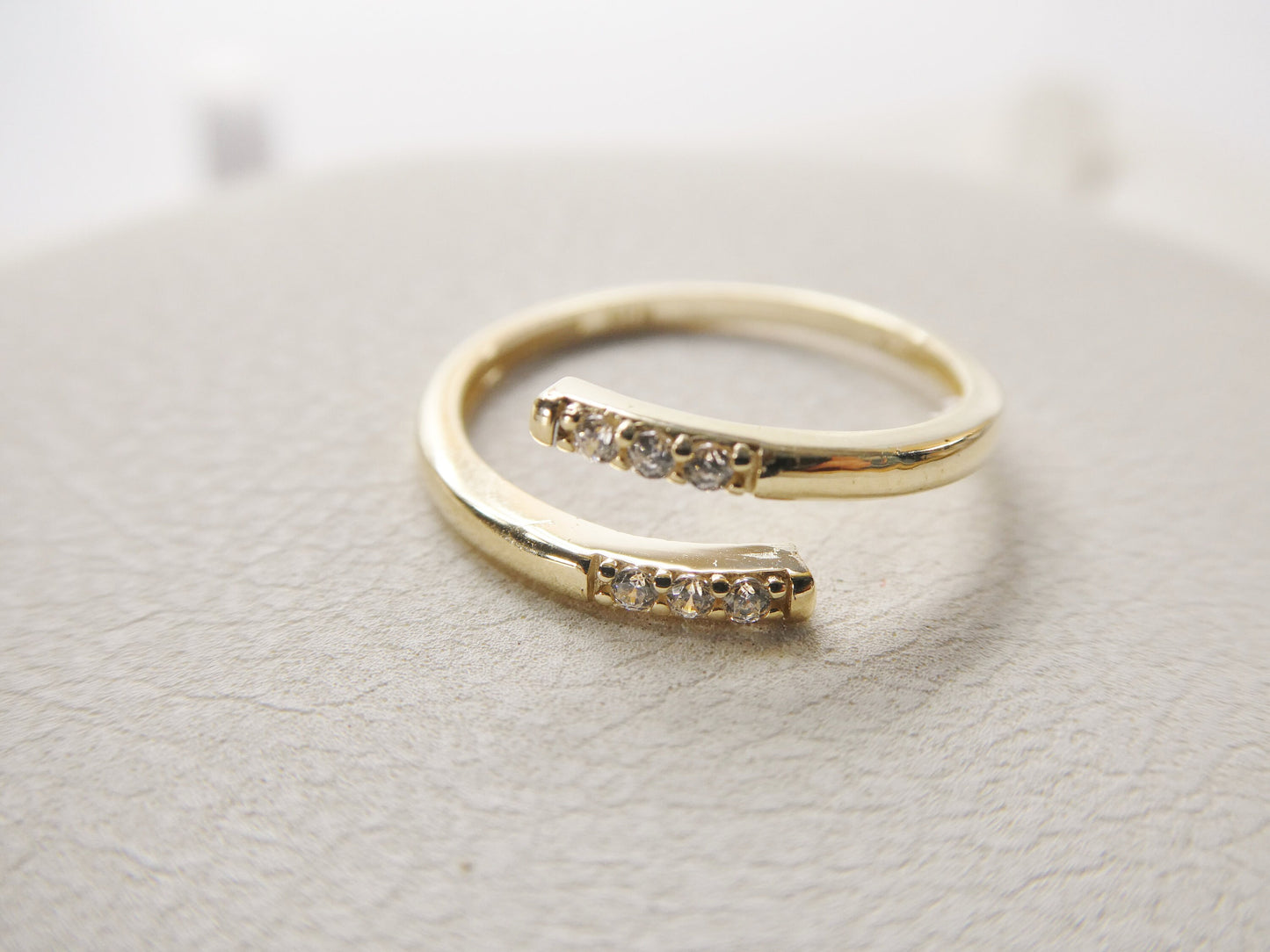 10k solid yellow gold women girl bypass ring