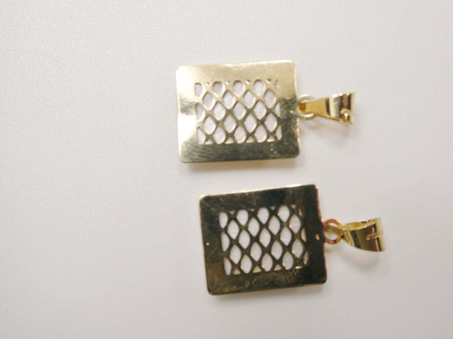 10k real solid yellow gold mother of pearl initial alphabet pendent charm