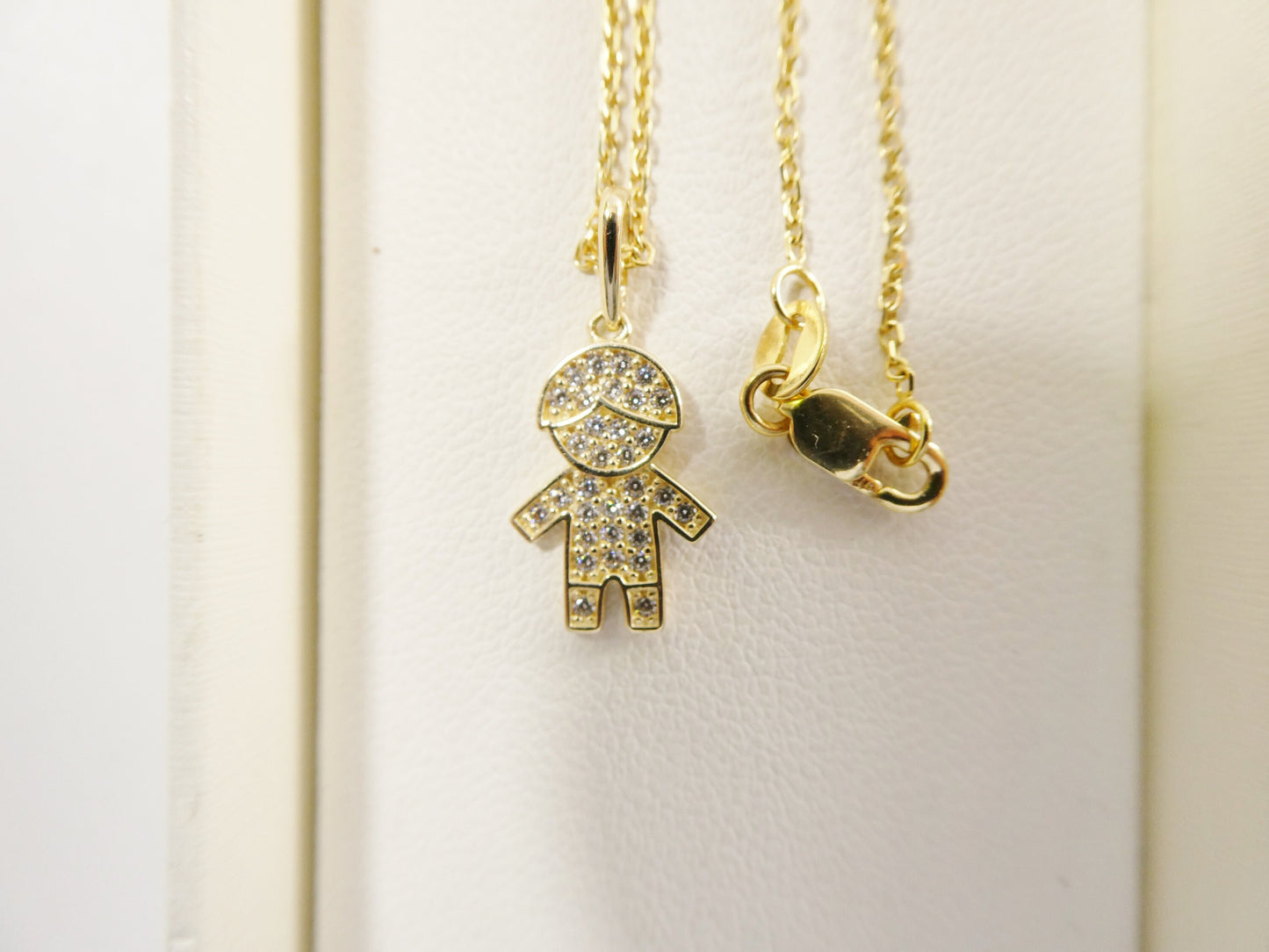 10k real solid yellow gold small boy pendent and 18 inch cable necklace