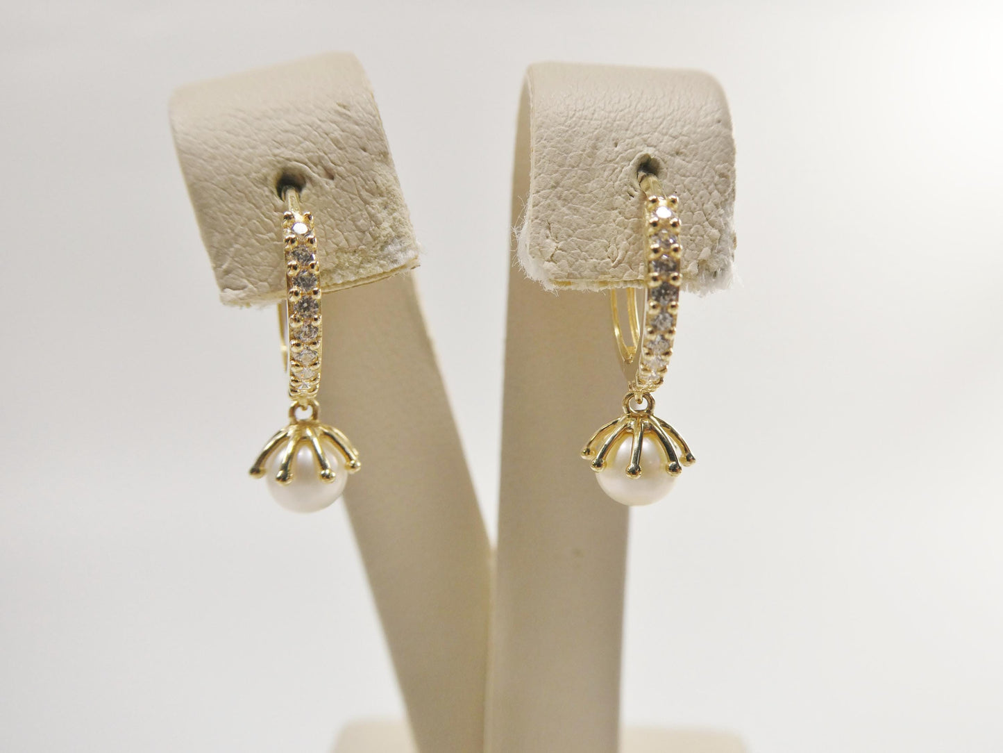 real 10k solid yellow gold cultured freshwater pearl hoop huggie earring