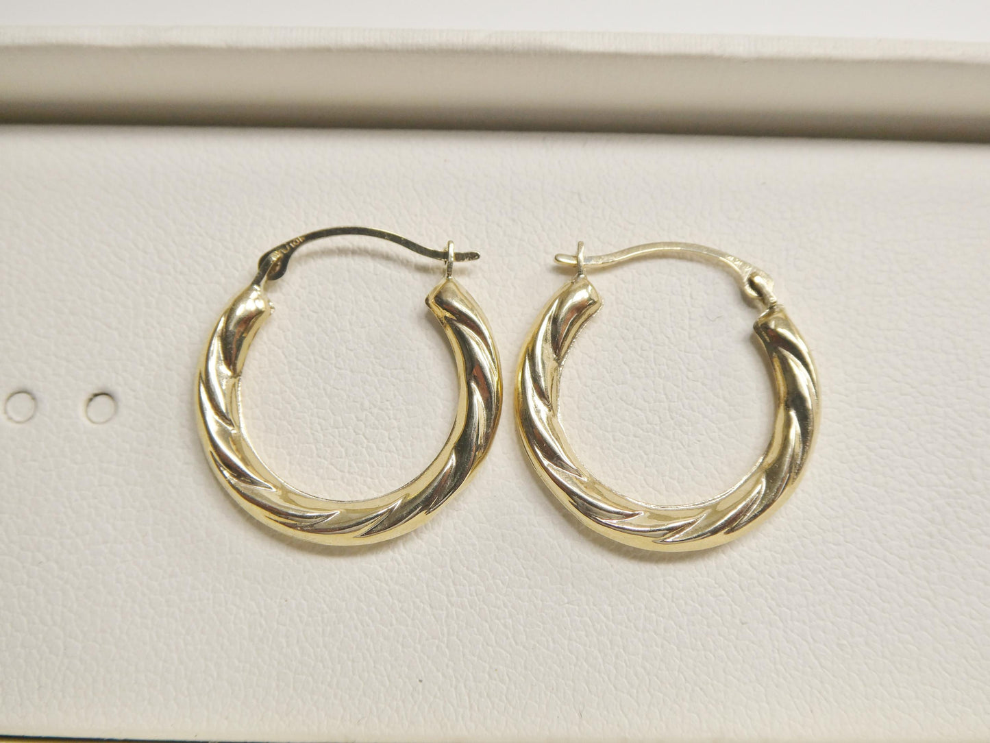 10k real solid yellow gold 18MM classic design hoop earrings