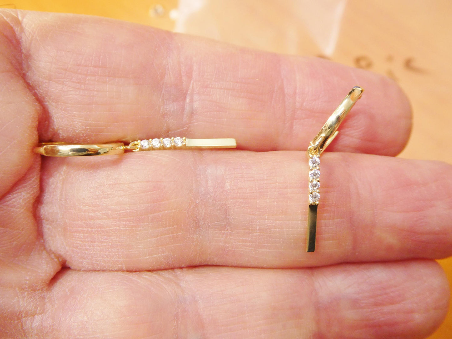 real 10k solid yellow gold designer teardrop hoop huggie earring