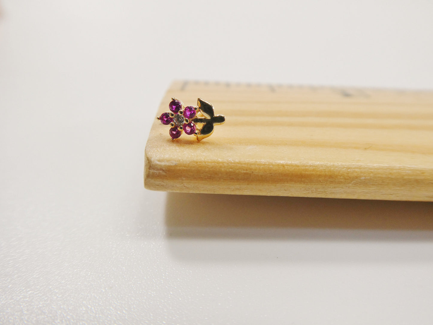 14k real solid yellow gold red stone leaf flower stud nose ring