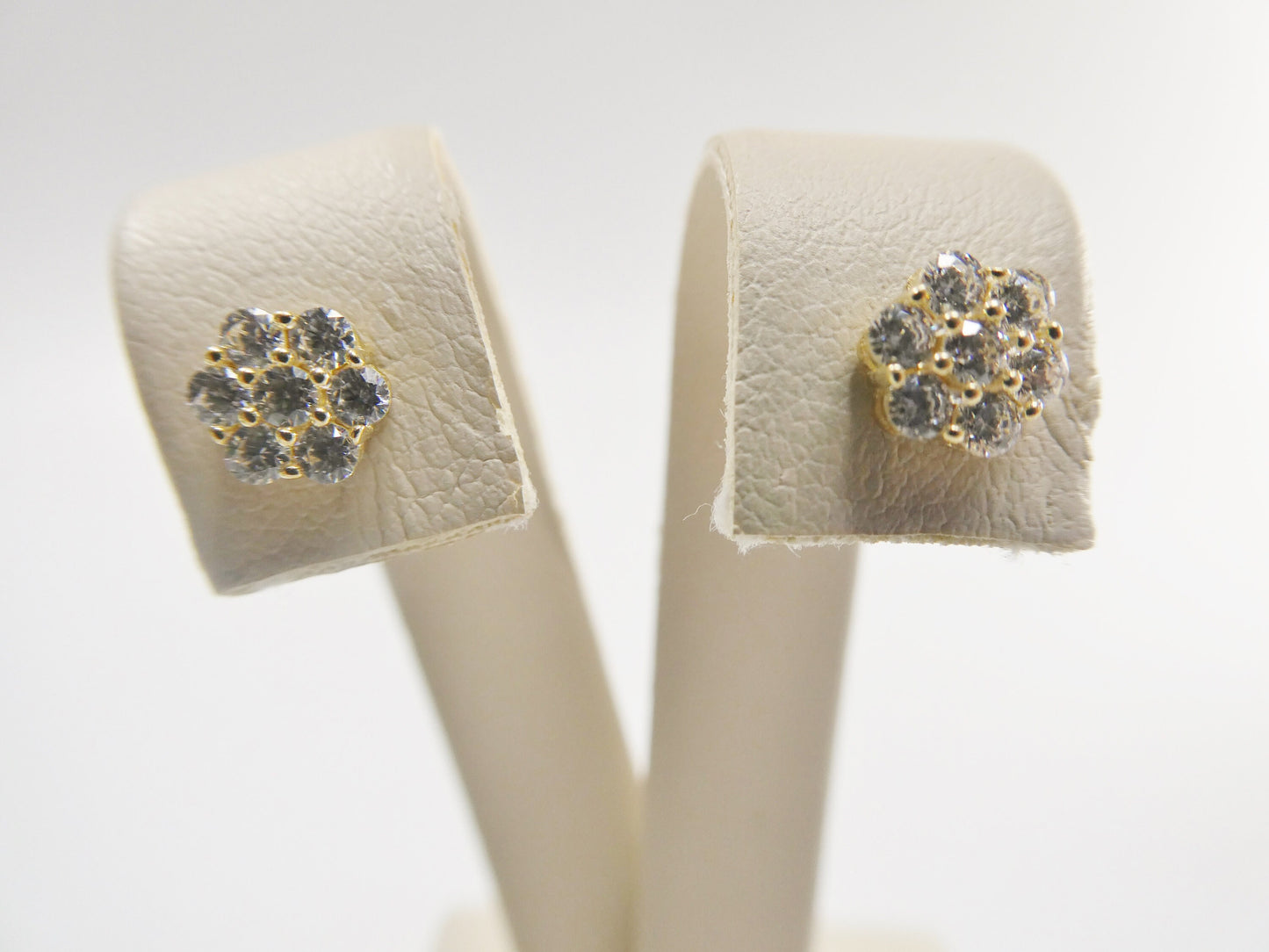 real 10k solid yellow gold screw post flower stud earrings