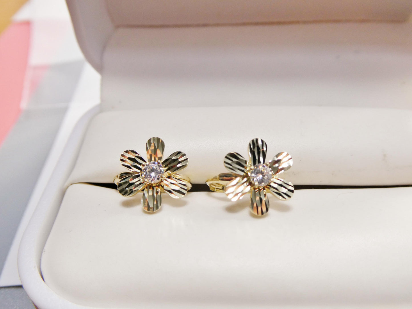 real 10k solid yellow gold designer floral hoop huggie earrings