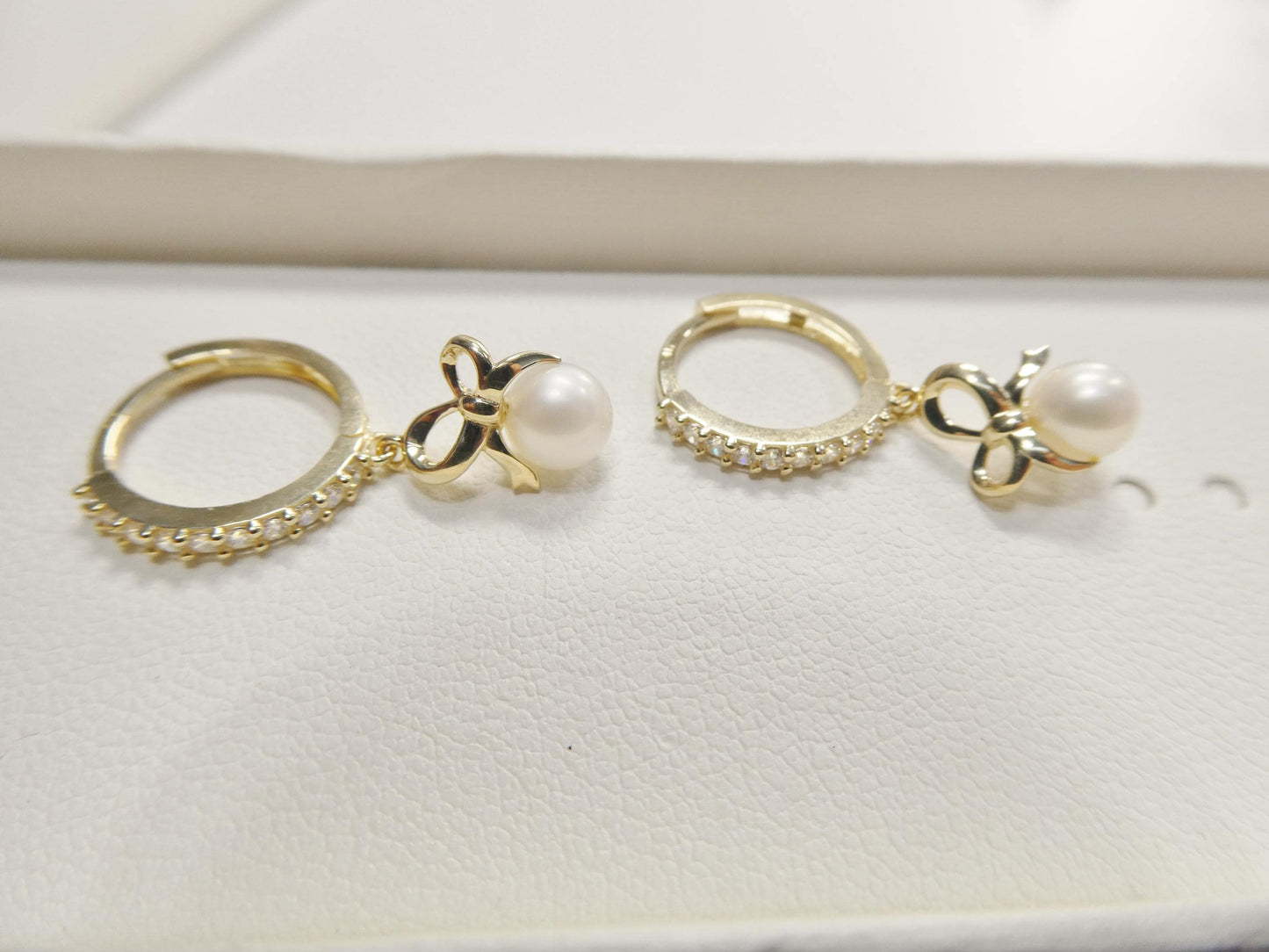 real 10k solid yellow gold designer pearl drop hoop huggie earrings