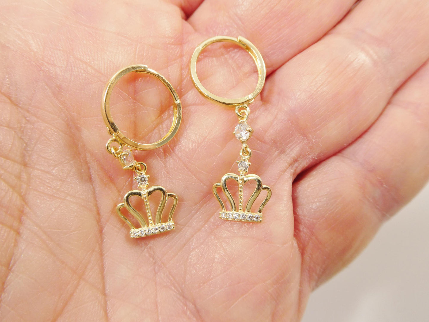 real 10k solid yellow gold crown hoop huggie earring