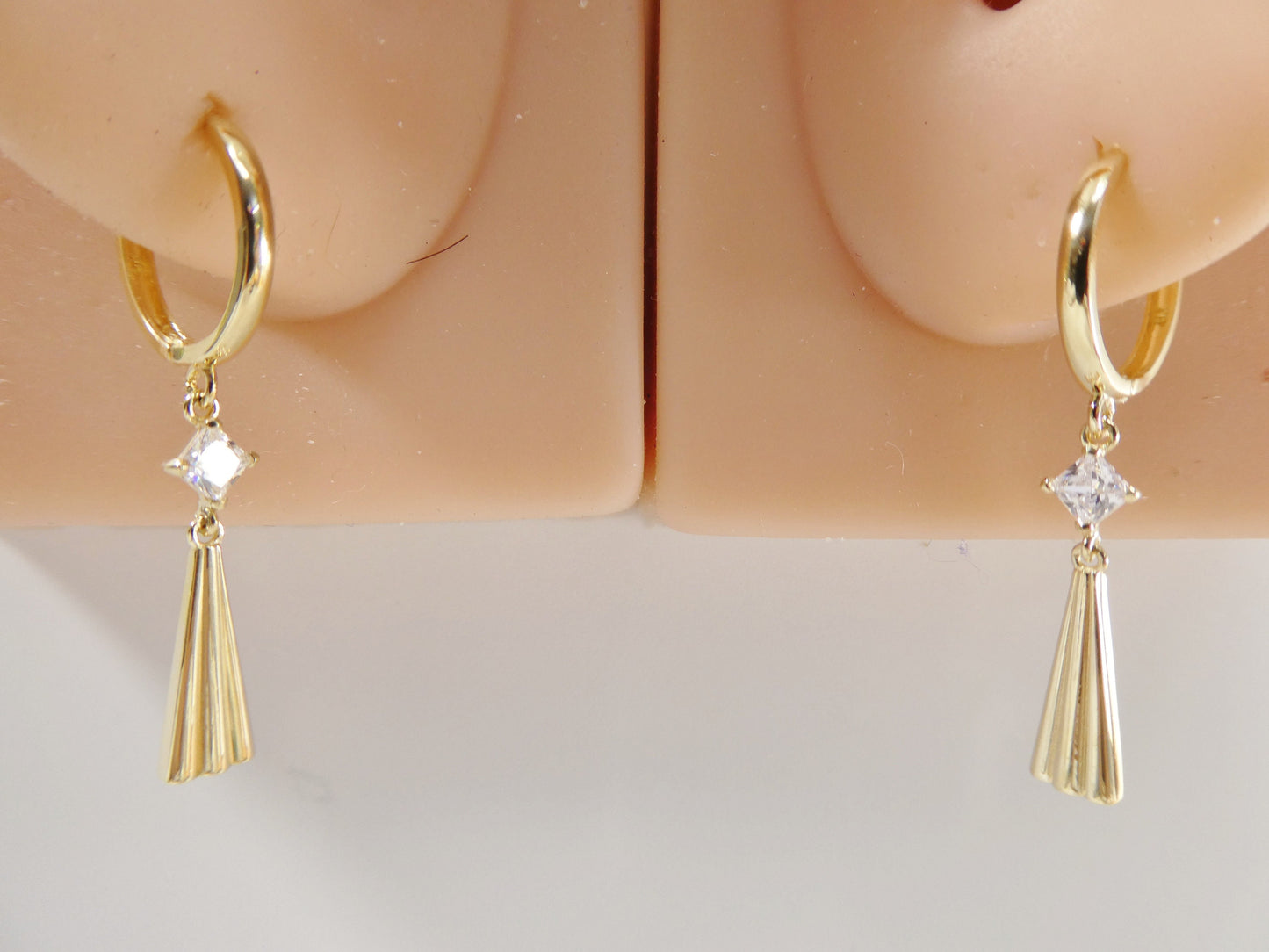real 10k solid yellow gold teardrop hoop huggie earrings