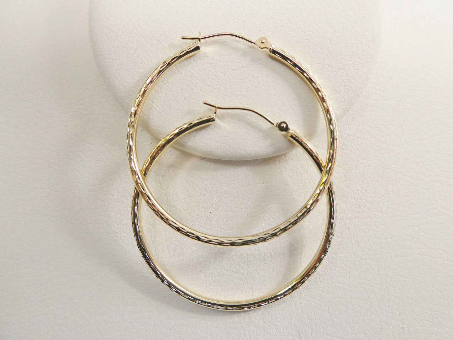 14K real solid yellow gold 2mm / 40mm diamond cut hoop earring snap closure