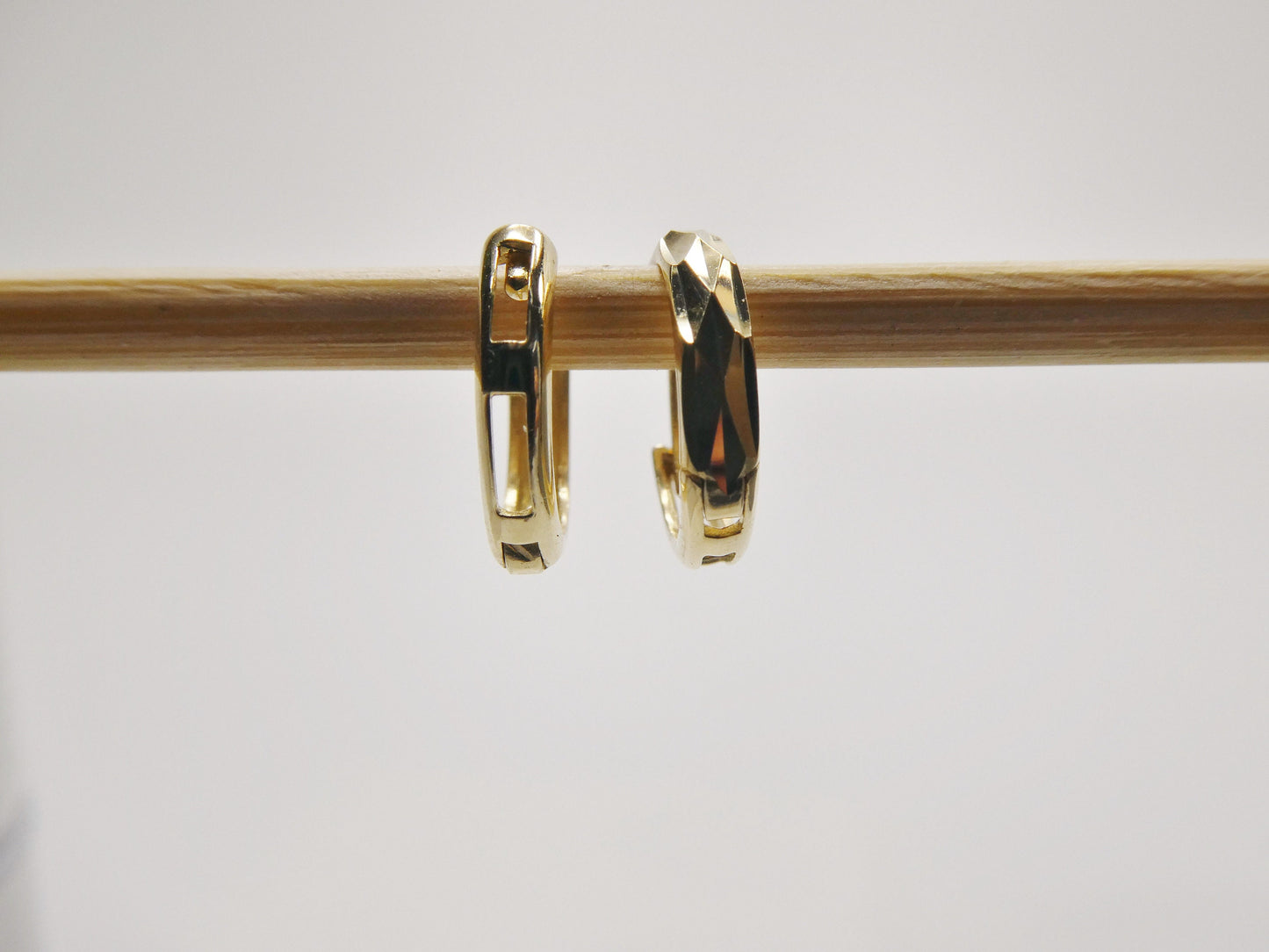 real 10k solid yellow gold diamond cut 10mm hoop huggie earring