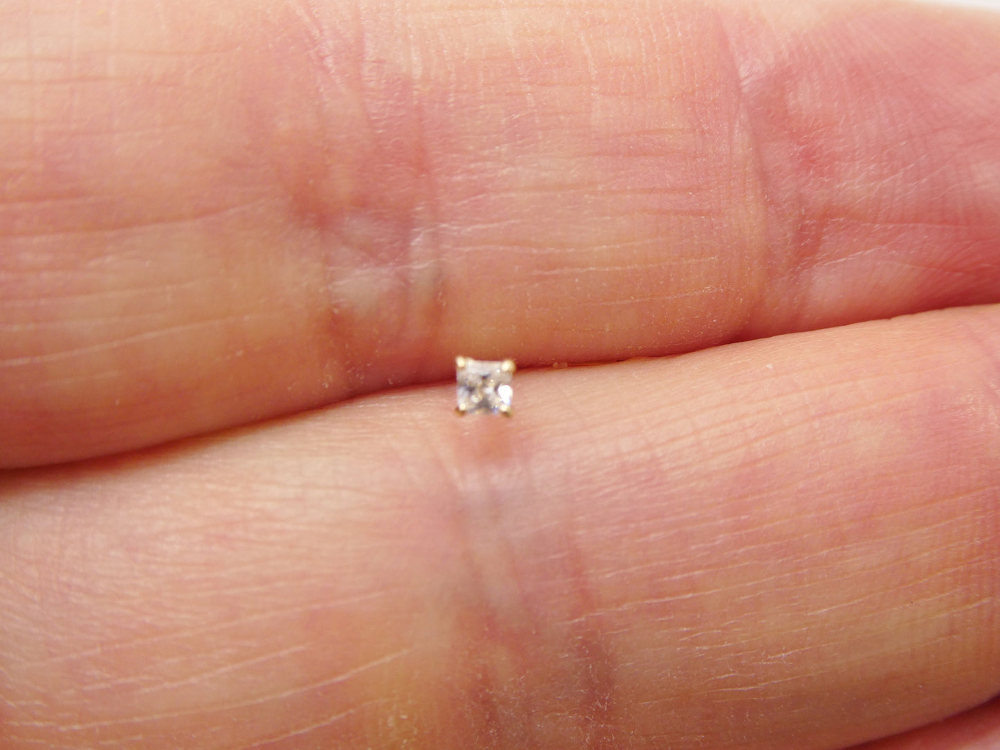 14k real solid yellow gold L SHAPE 2mm square stone stud nose ring