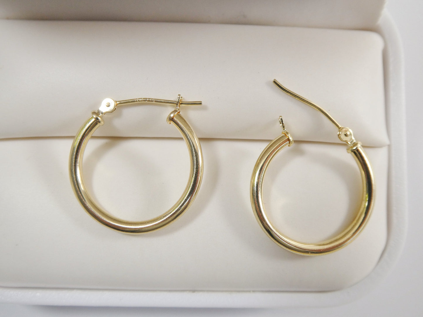 10k real solid yellow gold 2mm tube super polish hoop earrings