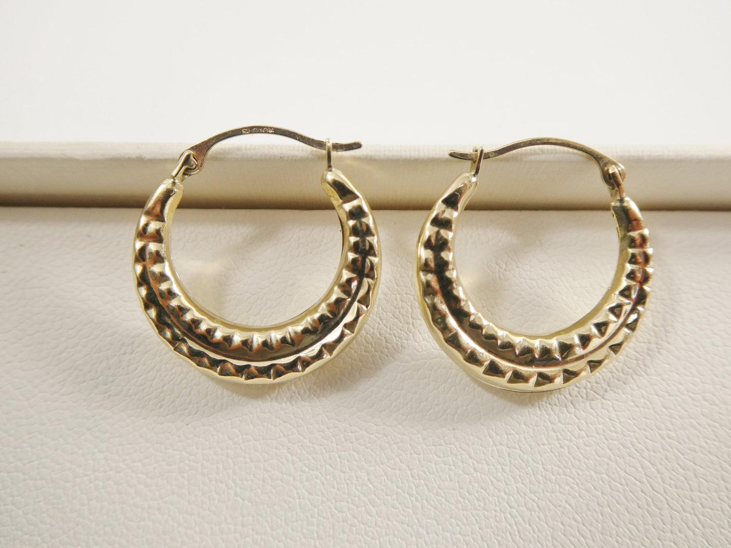 10k real solid yellow gold 18MM classic design hoop earrings