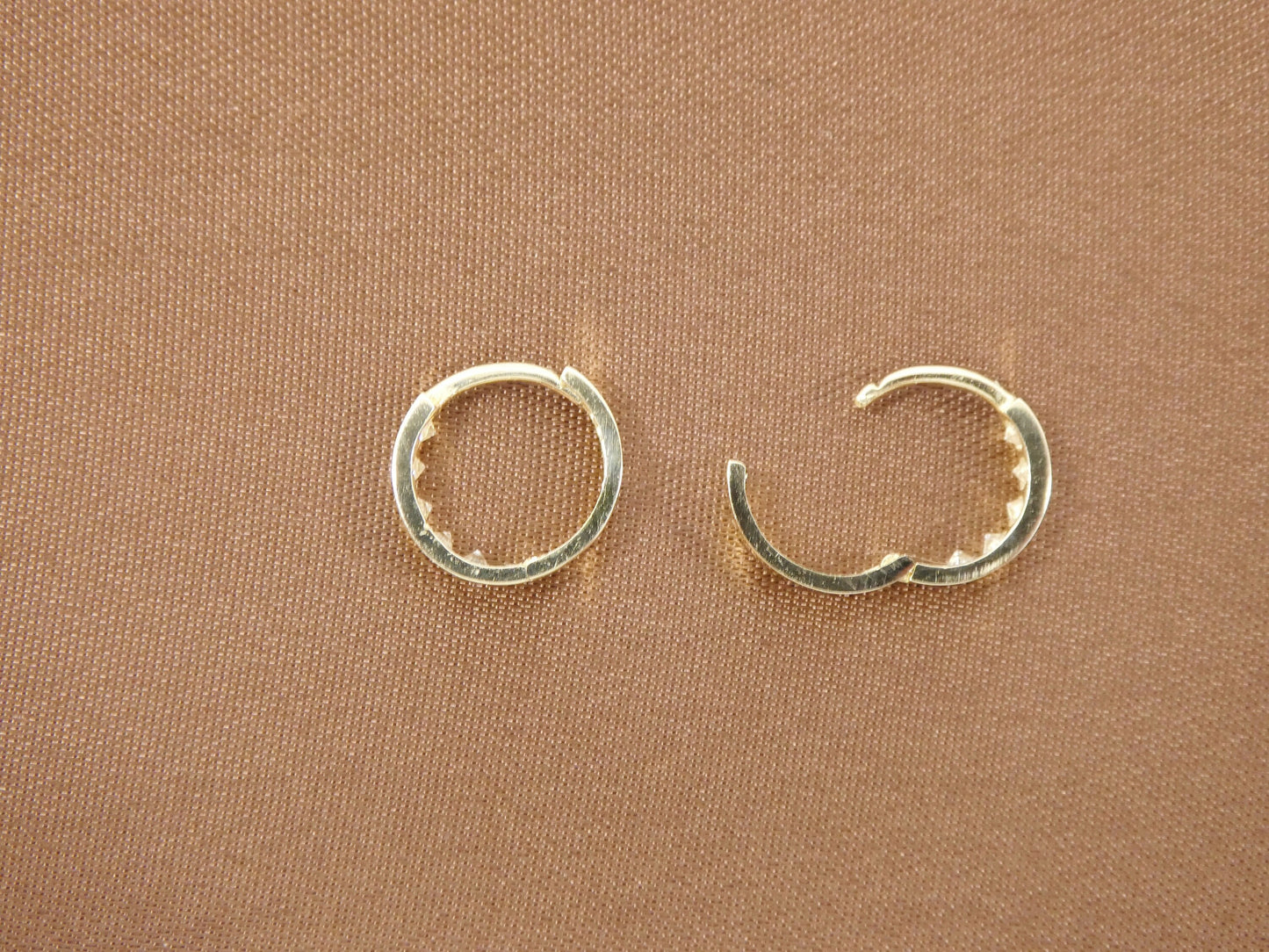real 10k solid yellow gold small 9mm prong setting huggie hoop earrings