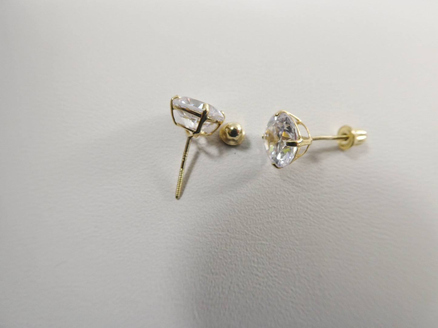 10k solid yellow gold screw post round stone cz stud basket earring