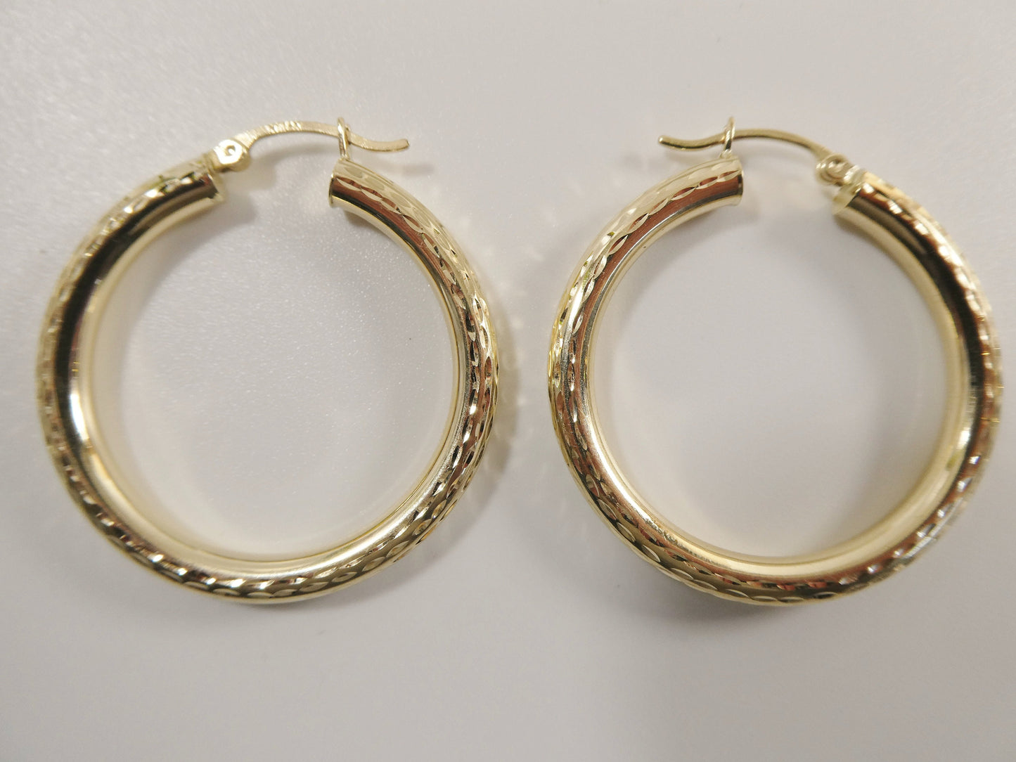 14K Solid Yellow Gold Hoop Earrings: 30mm Diamond Cut