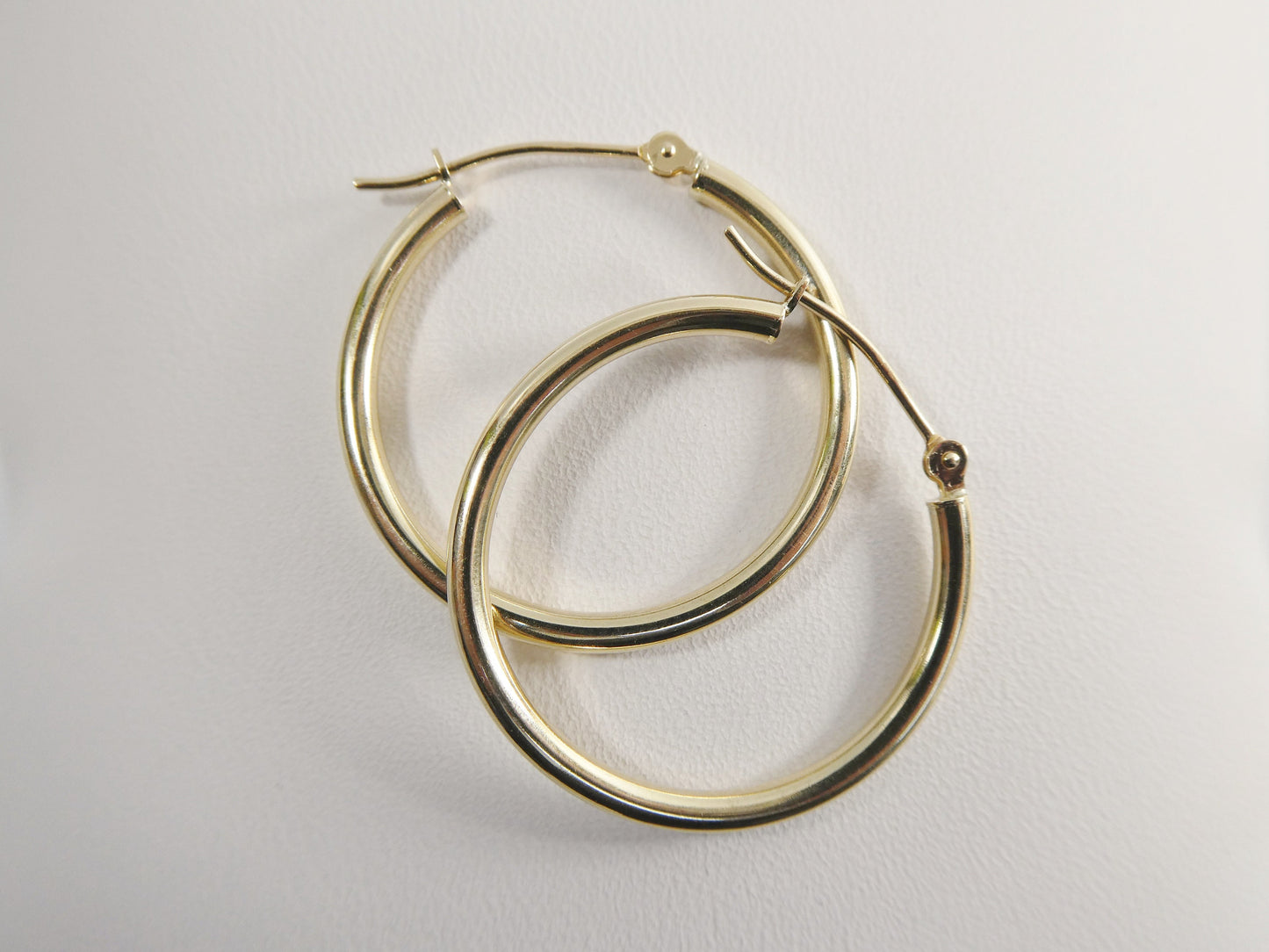 14K real solid yellow gold 2mm / 25mm round hoop earring snap closure high polish finish