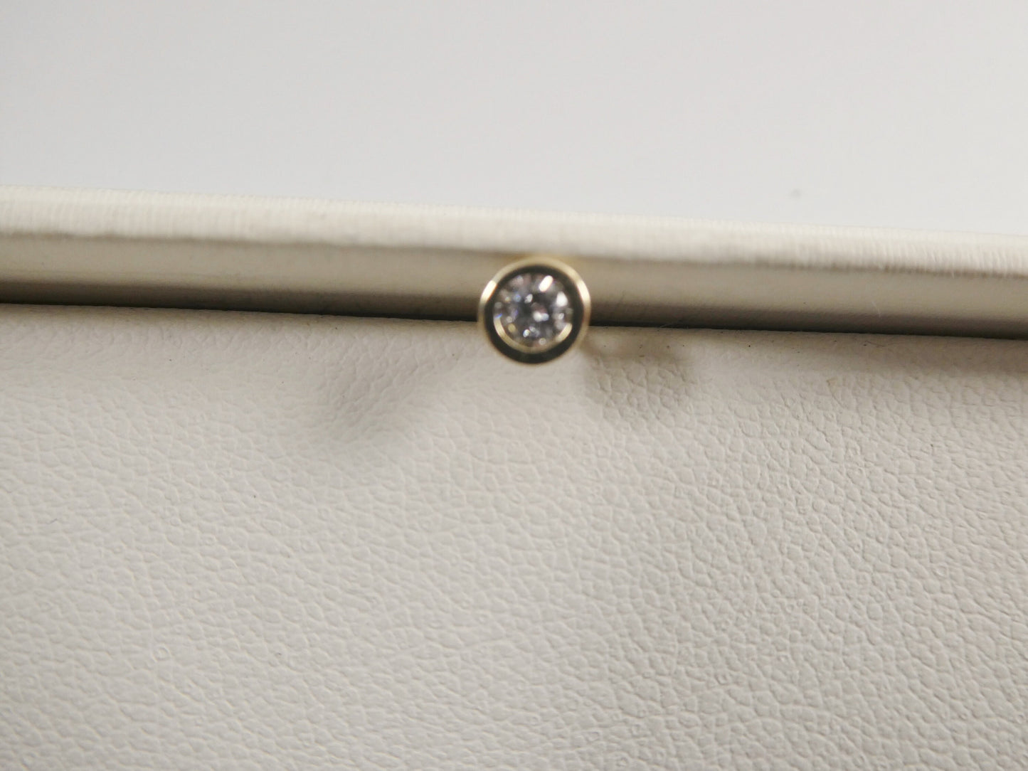 14k real solid yellow gold 3mm bezel setting nose ring