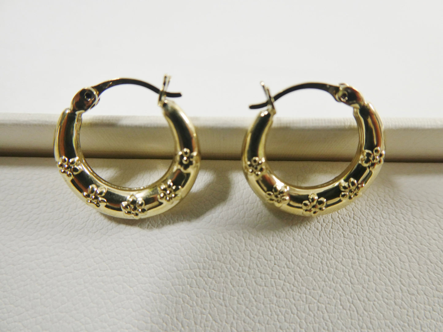 10k real solid yellow gold small classic hoop earring