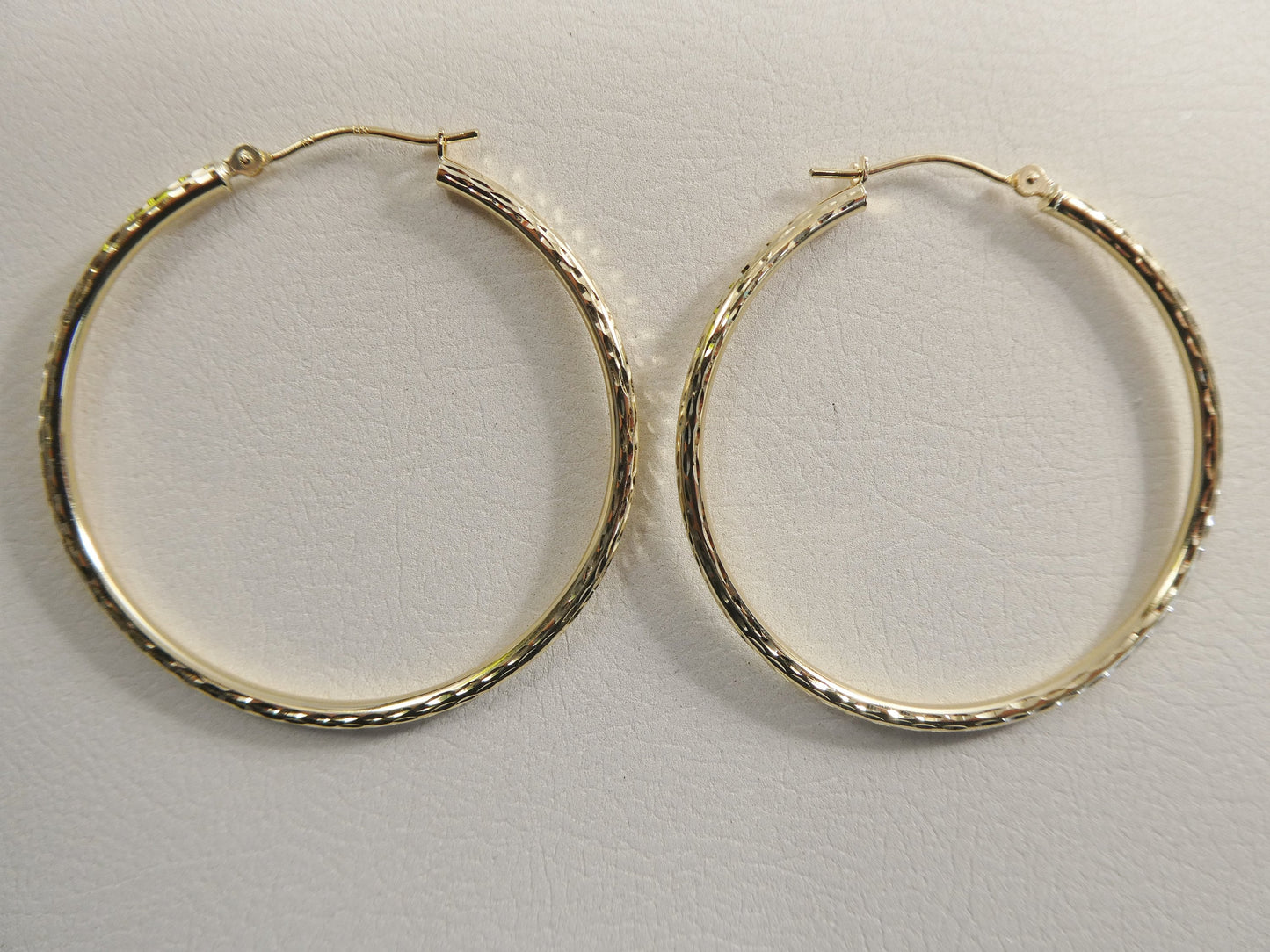 14K real solid yellow gold 2mm / 40mm diamond cut hoop earring snap closure