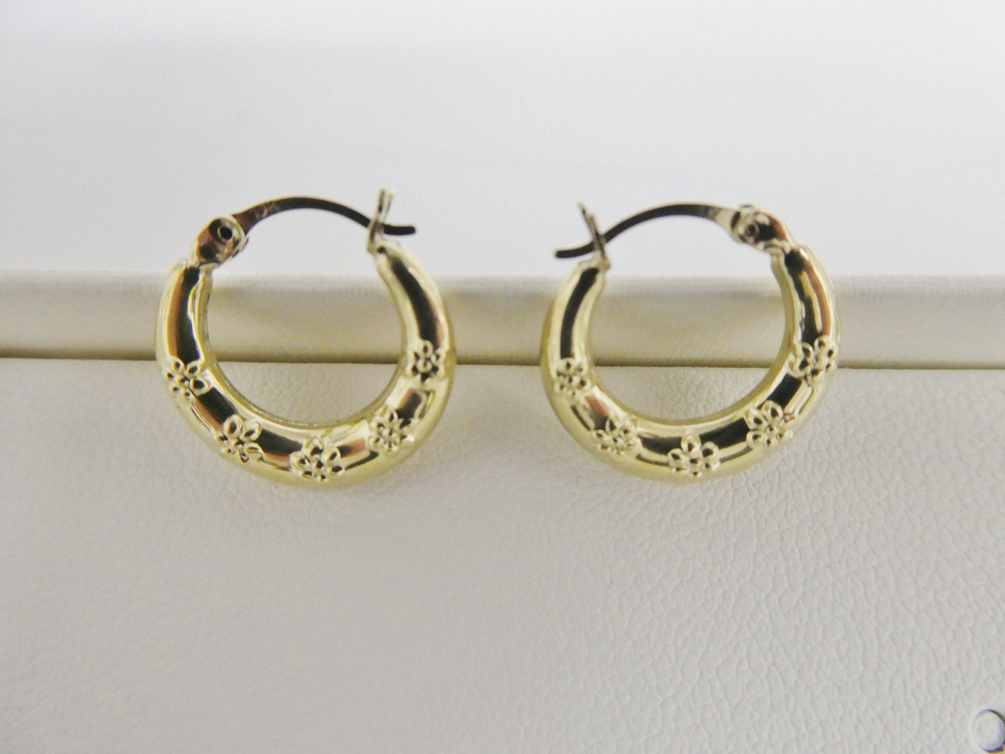 10k real solid yellow gold small classic hoop earring