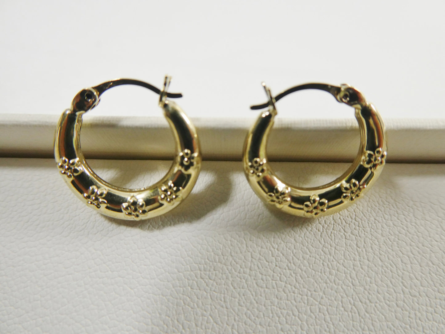 10k real solid yellow gold small classic hoop earring