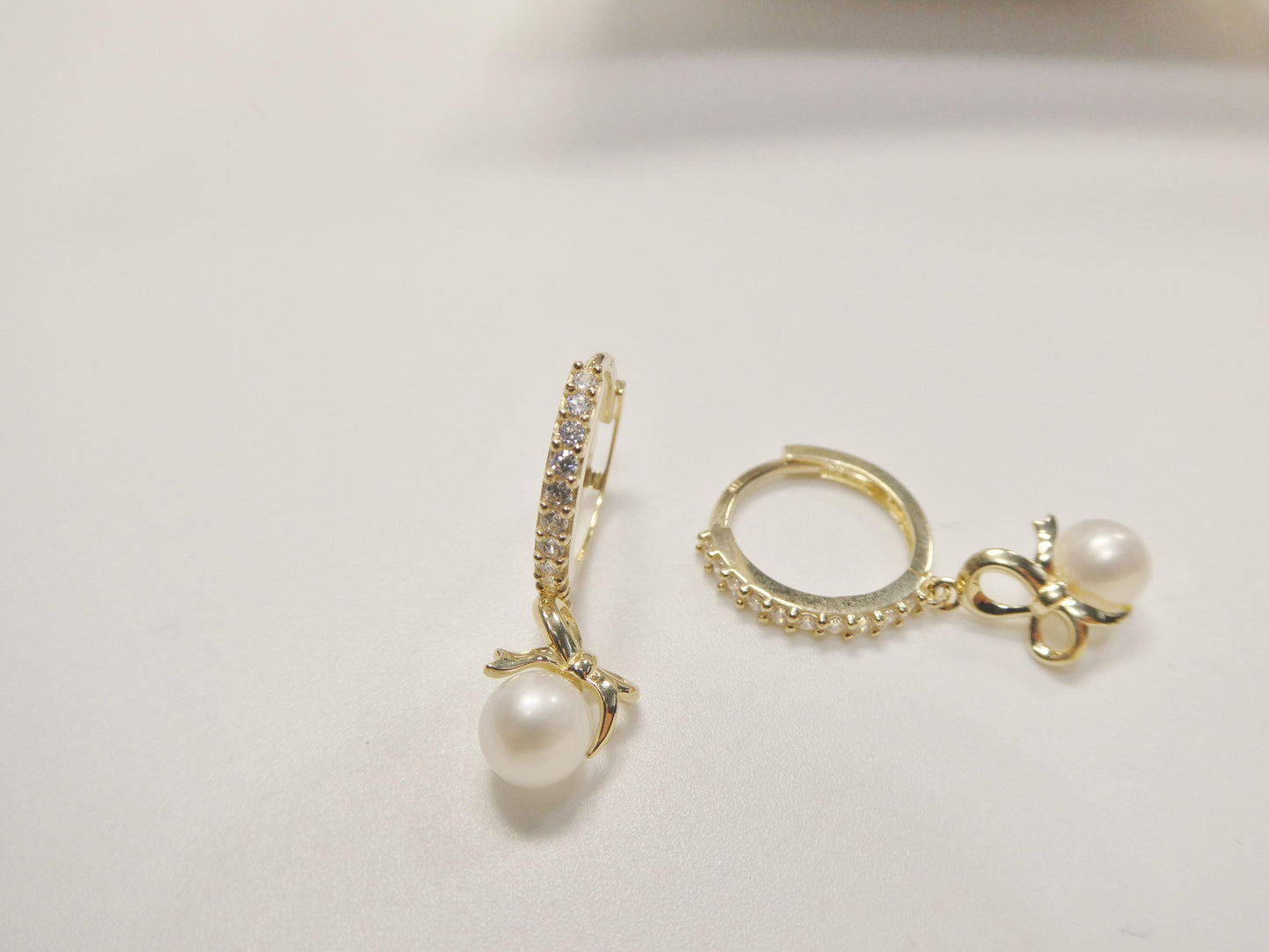 real 10k solid yellow gold designer pearl drop hoop huggie earrings
