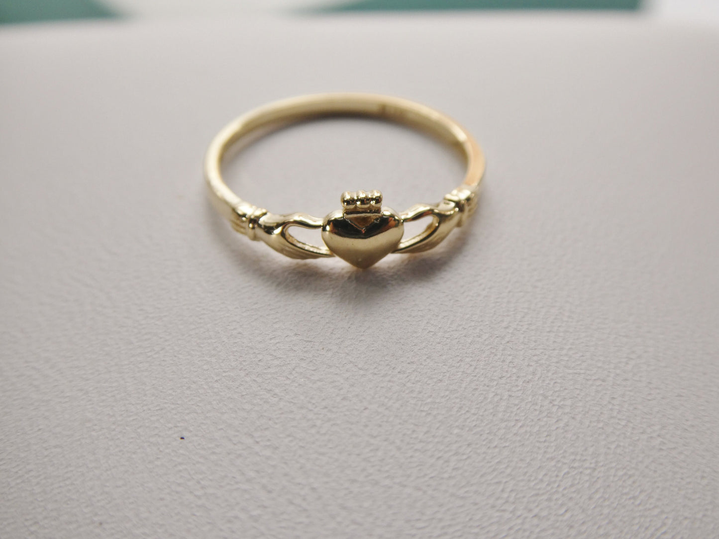 10k solid yellow gold women girl claddagh ring