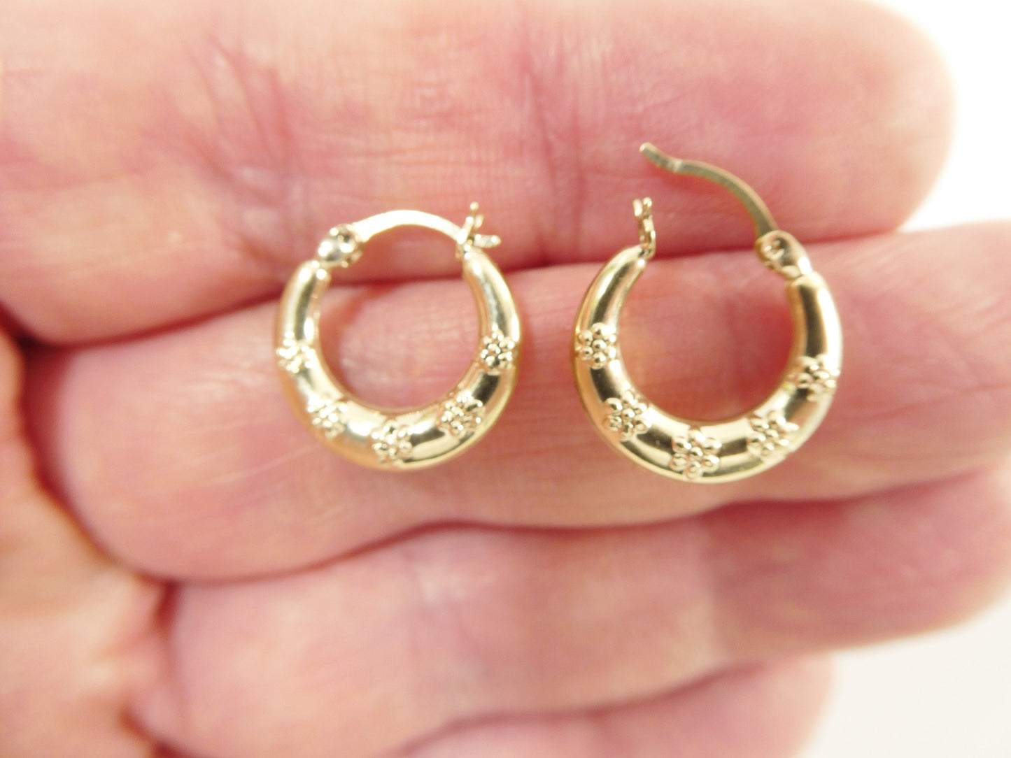 10k real solid yellow gold small classic hoop earring