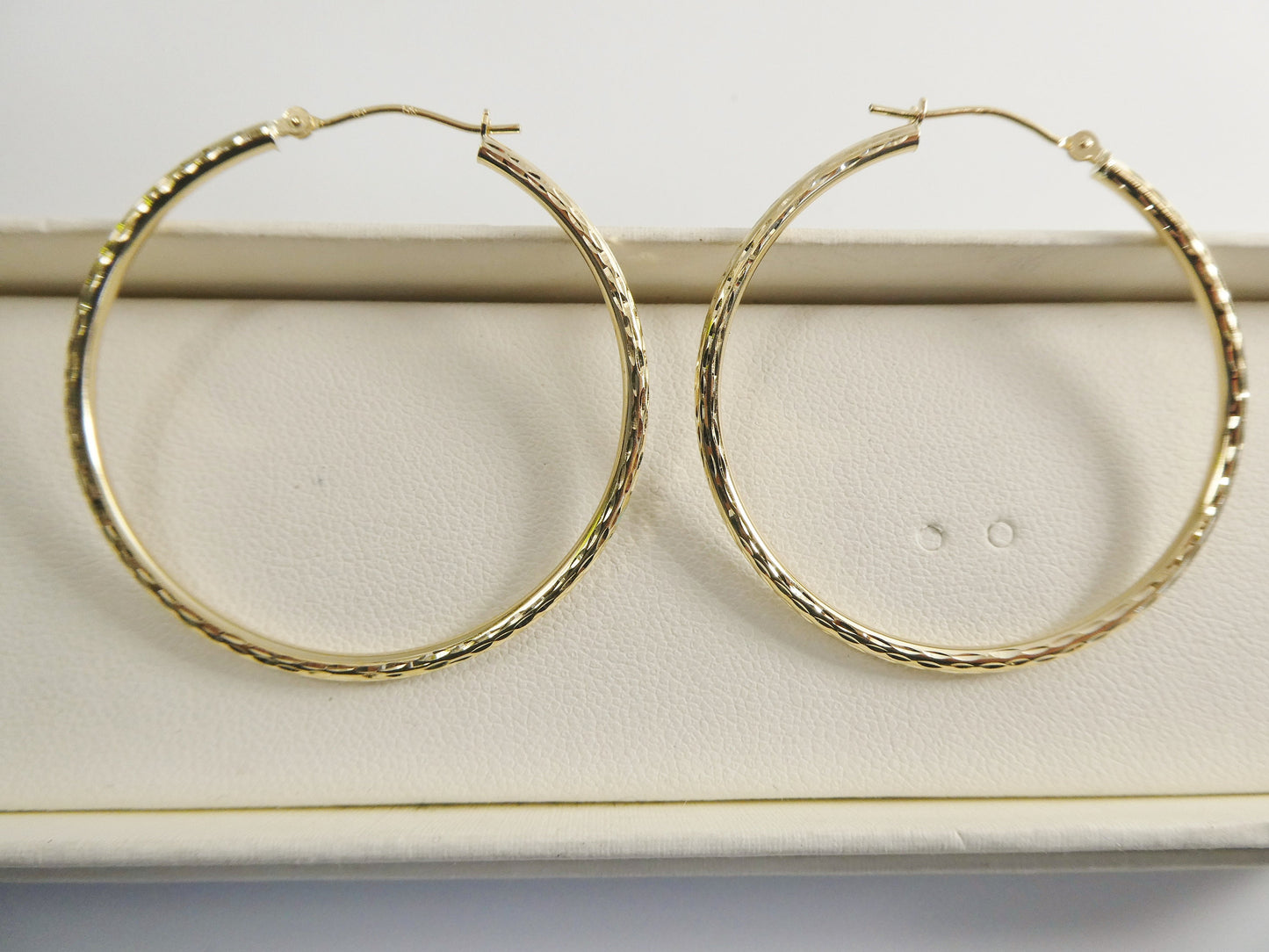 14K real solid yellow gold 2mm / 40mm diamond cut hoop earring snap closure