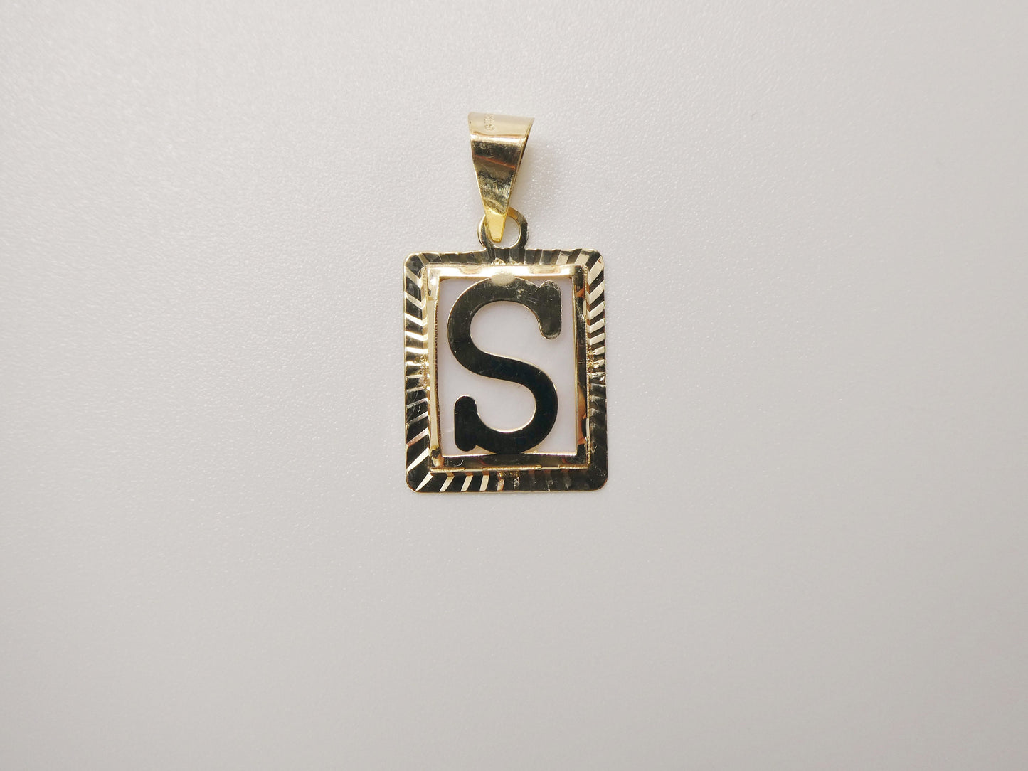 10k real solid yellow gold mother of pearl initial alphabet pendent charm