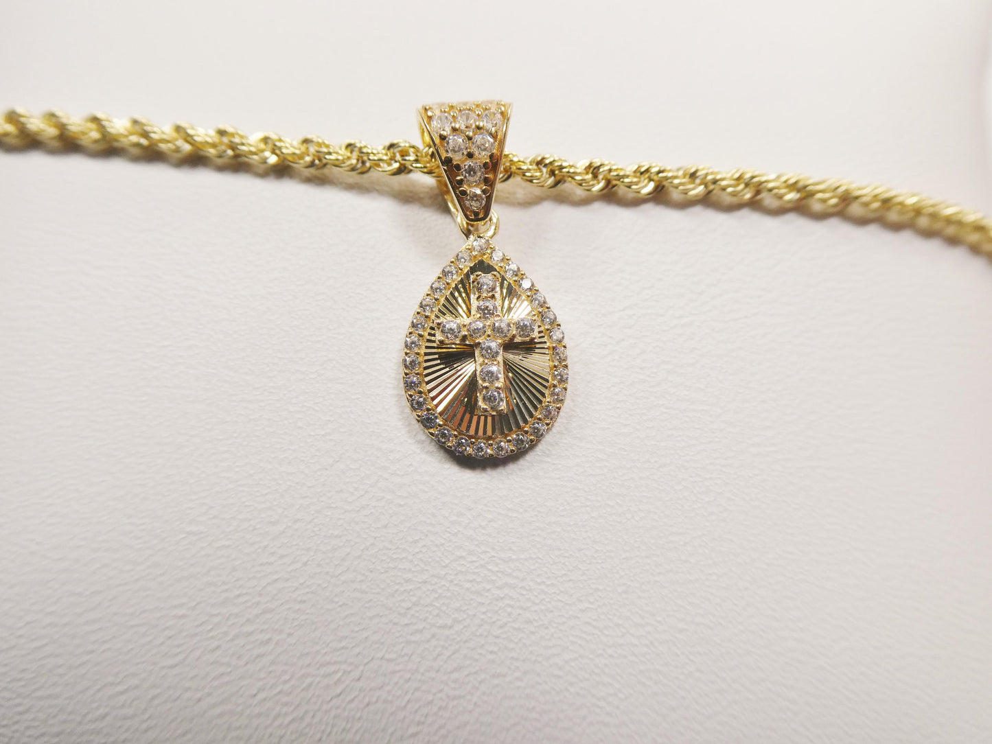 10k real solid yellow gold cross pendent and rope necklace