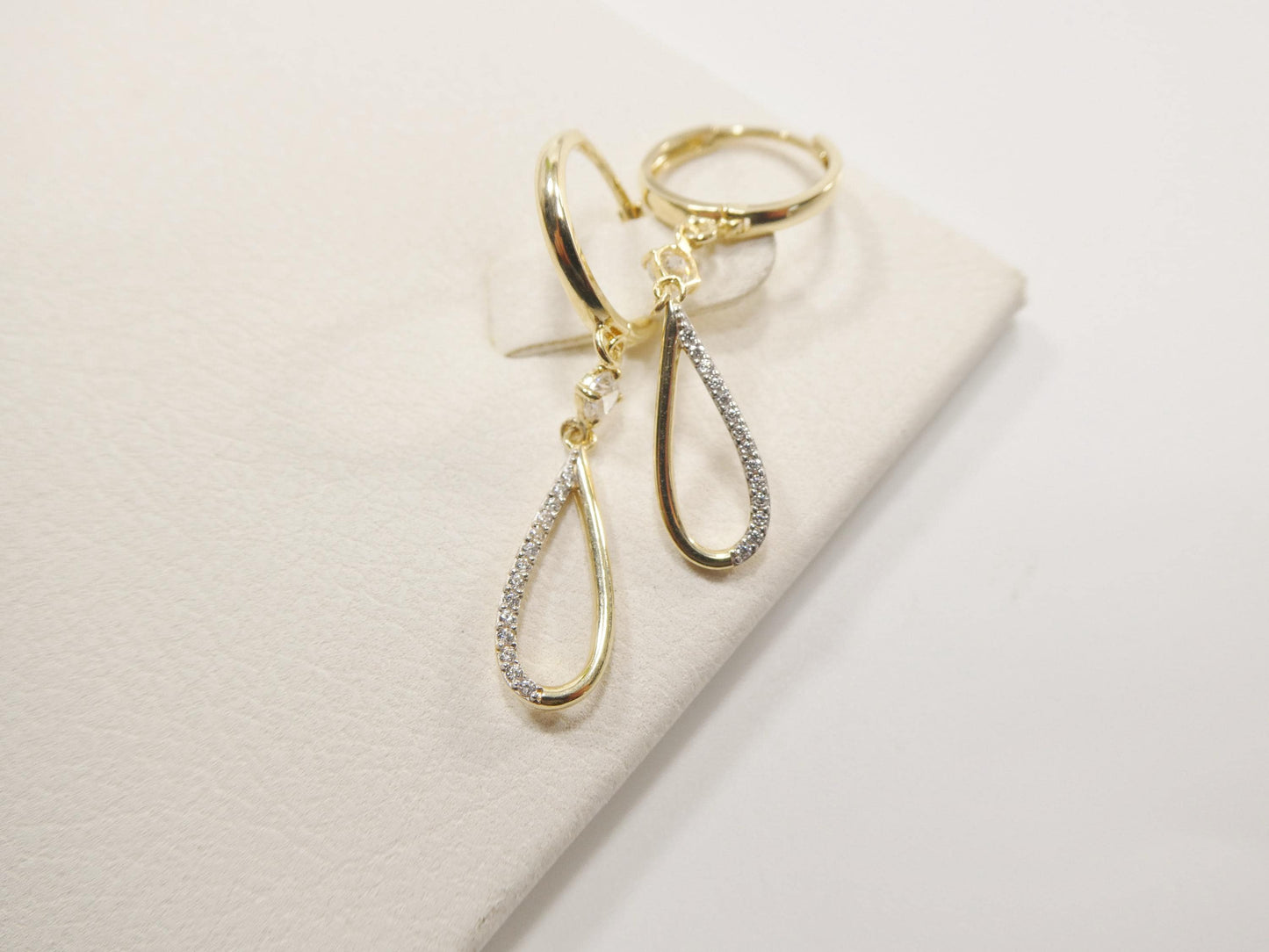 real 10k solid yellow gold teardrop hoop huggie earrings