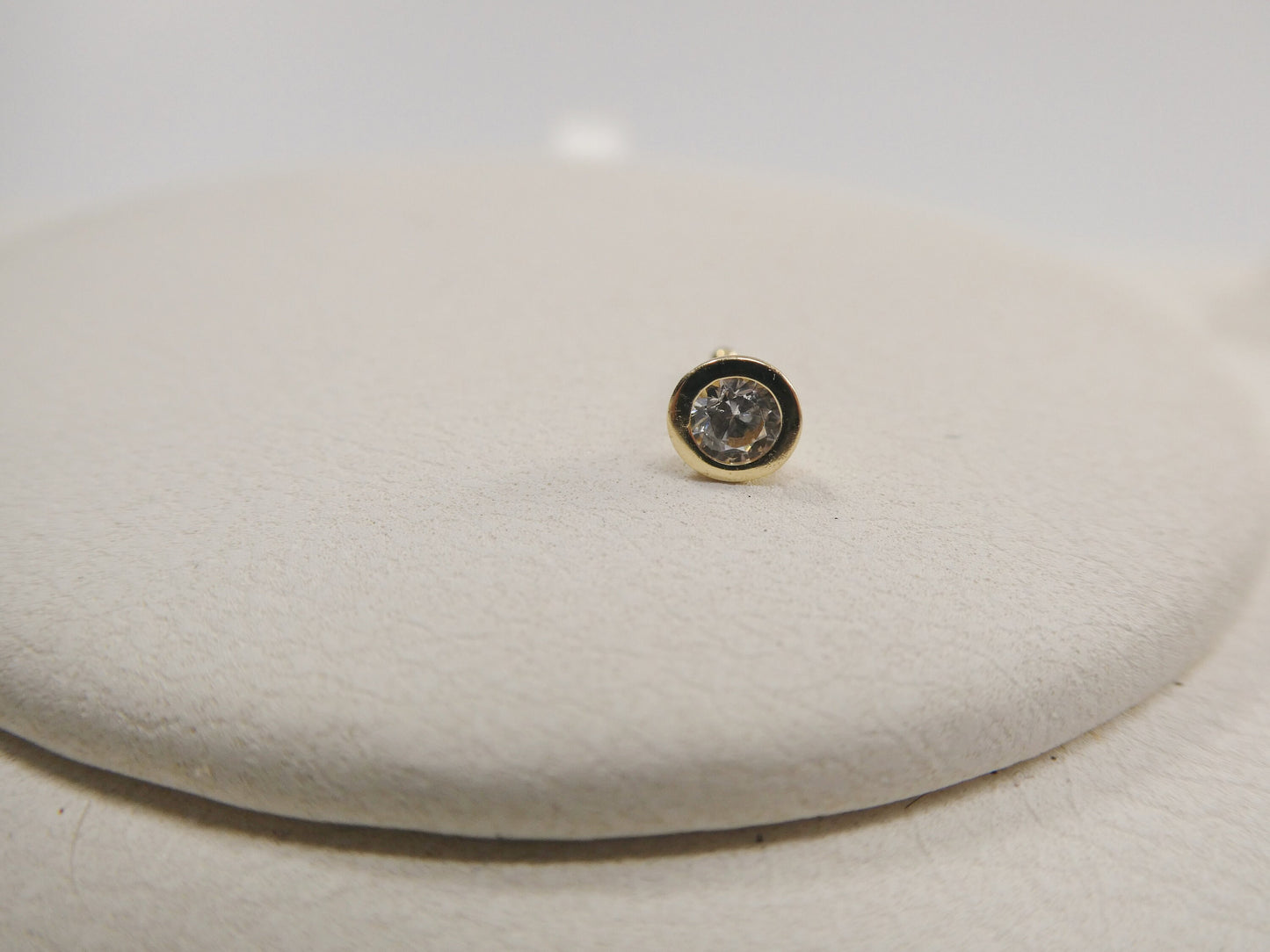 14k real solid yellow gold 3mm bezel setting nose ring