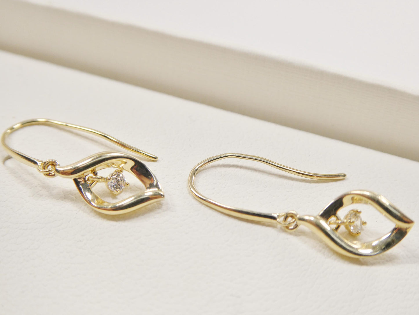real 10k solid yellow gold dangle fish hook earring
