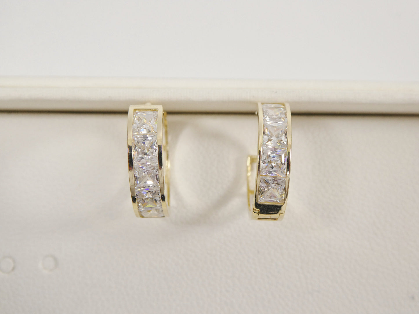 real 10k solid yellow gold princess-cut setting 14mm hoop huggie earrings