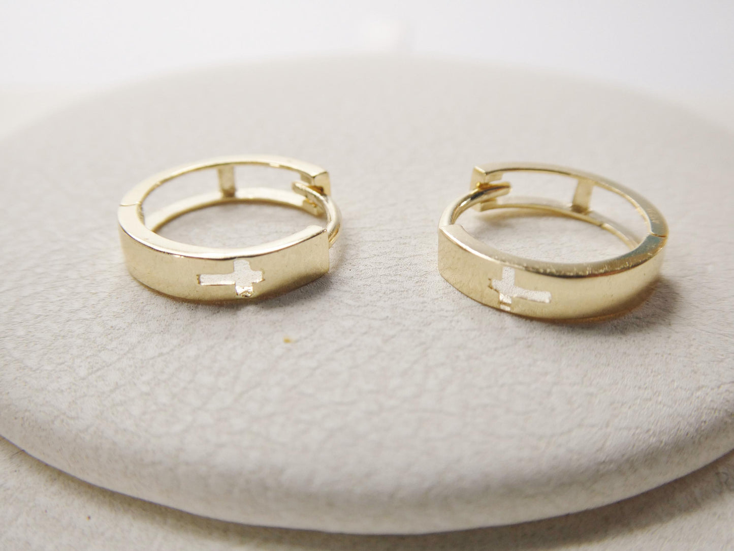 real 10k solid yellow gold cross engraved hoop huggie earring