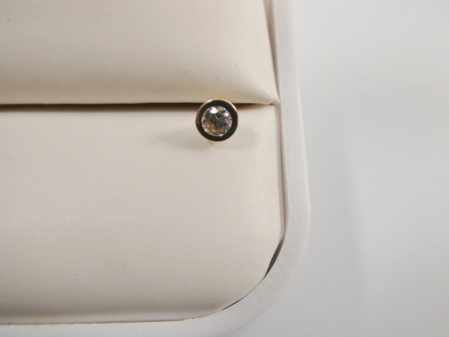 14k real solid yellow gold 3mm bezel setting nose ring