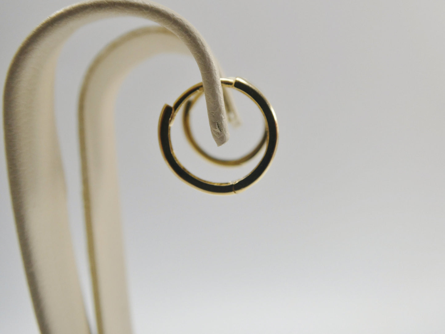 real 10k solid yellow gold high polish plain hoop huggie earring