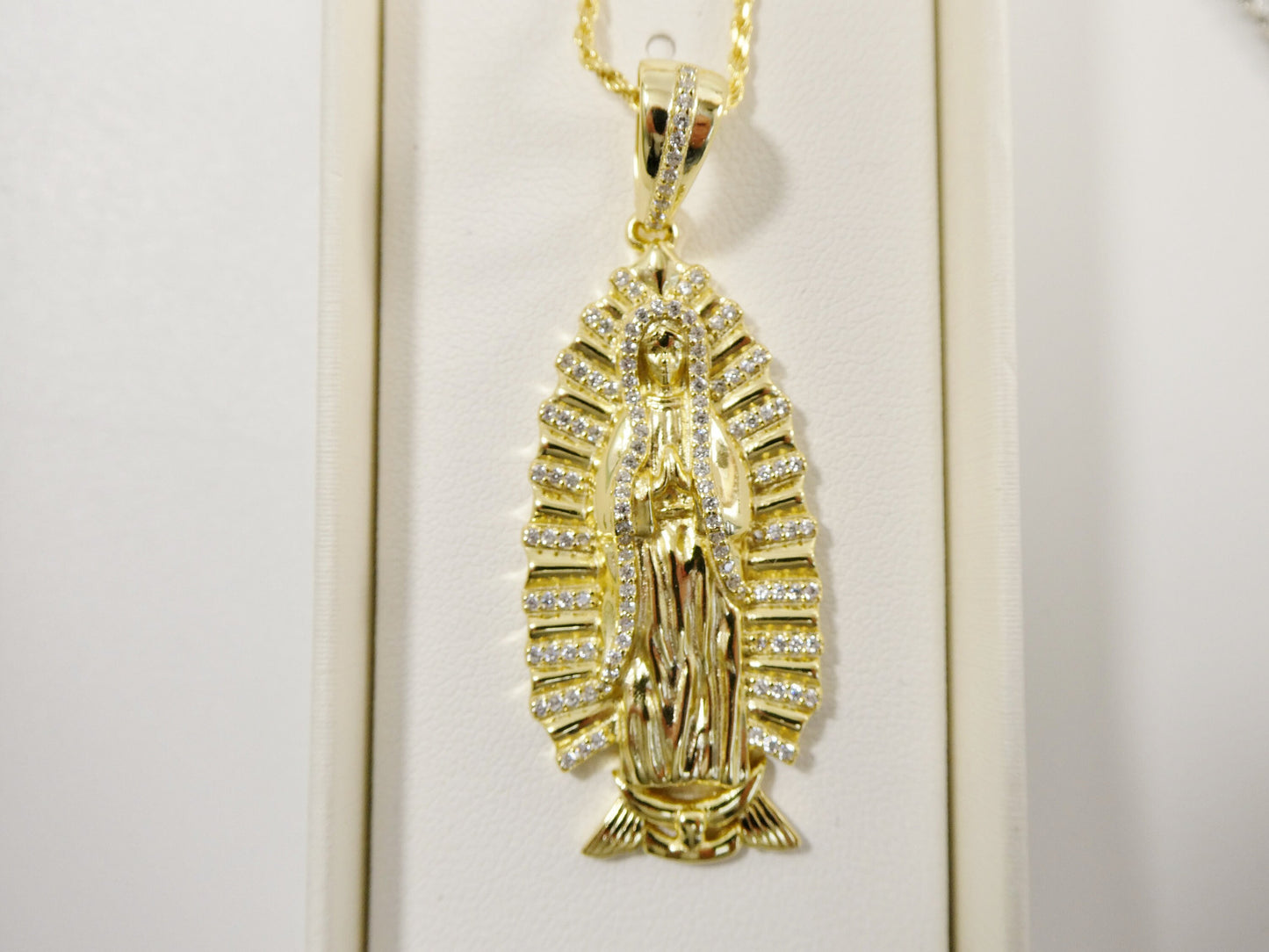 real 925 sterling silver 14k yellow / silver color 18 inch robe chain and Guadalupe virgin pendent