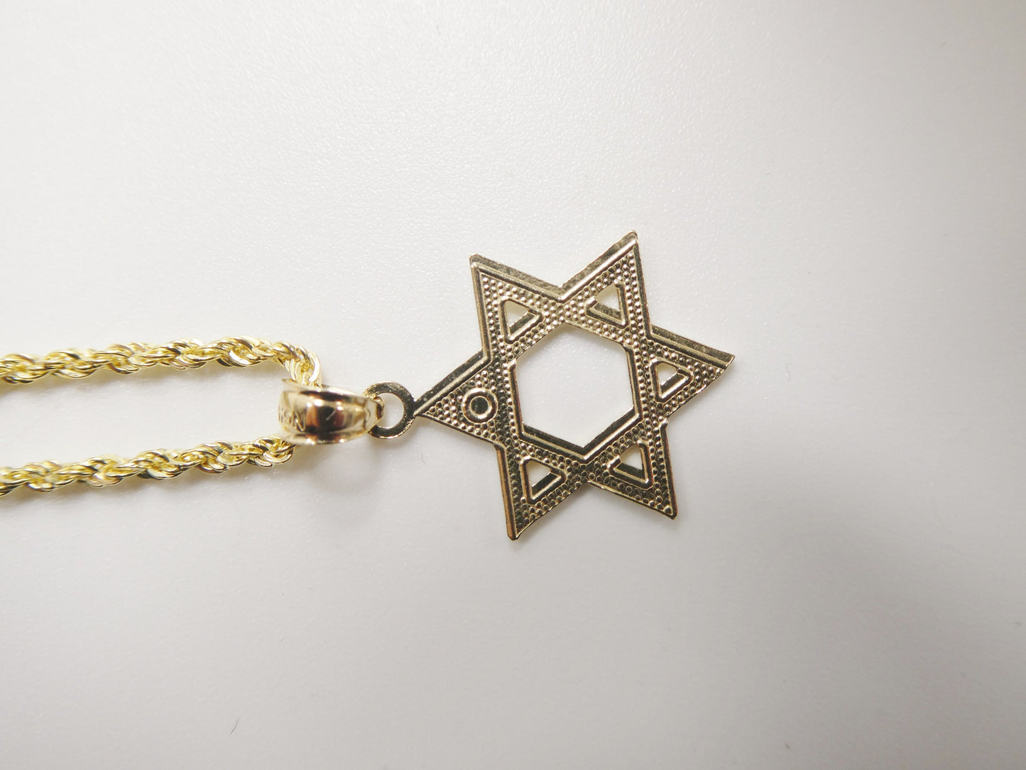 14k real solid yellow gold star David pendent and robe necklace