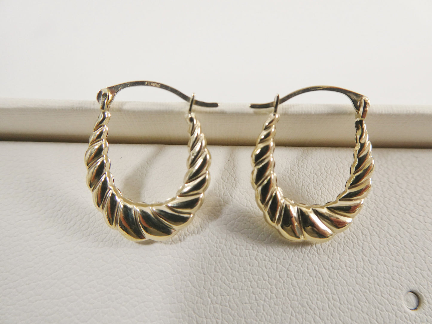 10k real solid yellow gold small classic baby hoop earring